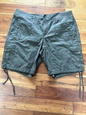Women’s Faded Glory Olive Cargo Shorts